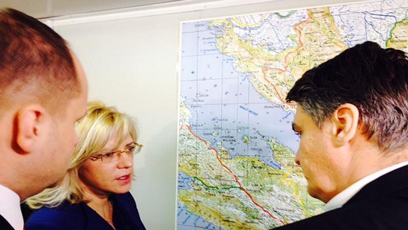 Predsjednik Vlade Milanović i povjerenica EK Corine Cretu obišli lokaciju budućeg pelješkog mosta